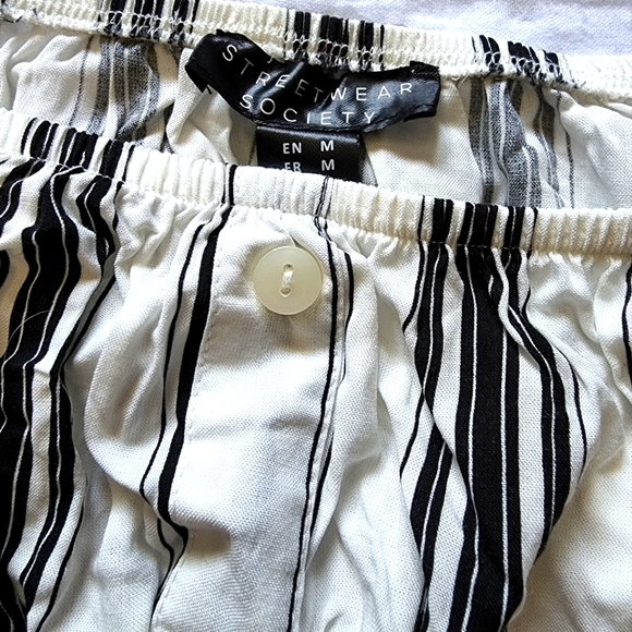 Woman's Crop Top . - Picture 2 of 2